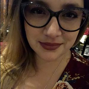 Meet your Posher, Angela